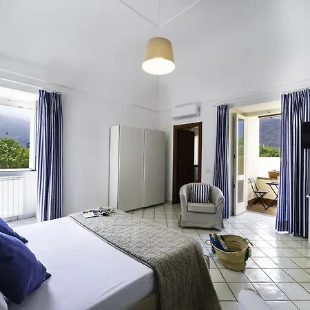 Casa Assunta 3* فيكو إيكوينس