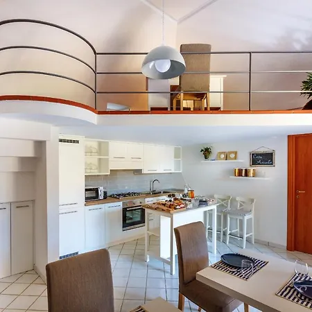 Casa Assunta Oda ve Kahvaltı Vico Equense