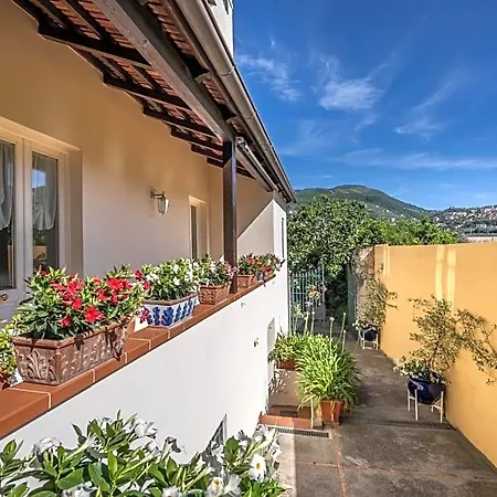 Alojamento de Acomodação e Pequeno-almoço Casa Assunta Vico Equense